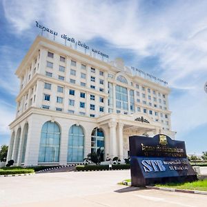 St Hotel Wattay Airport